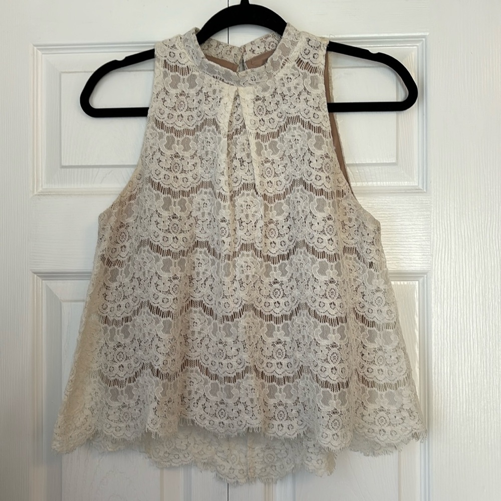 💰 3/$25 BUNDLE 💰 Beautiful Lace Style Sleeveless Top